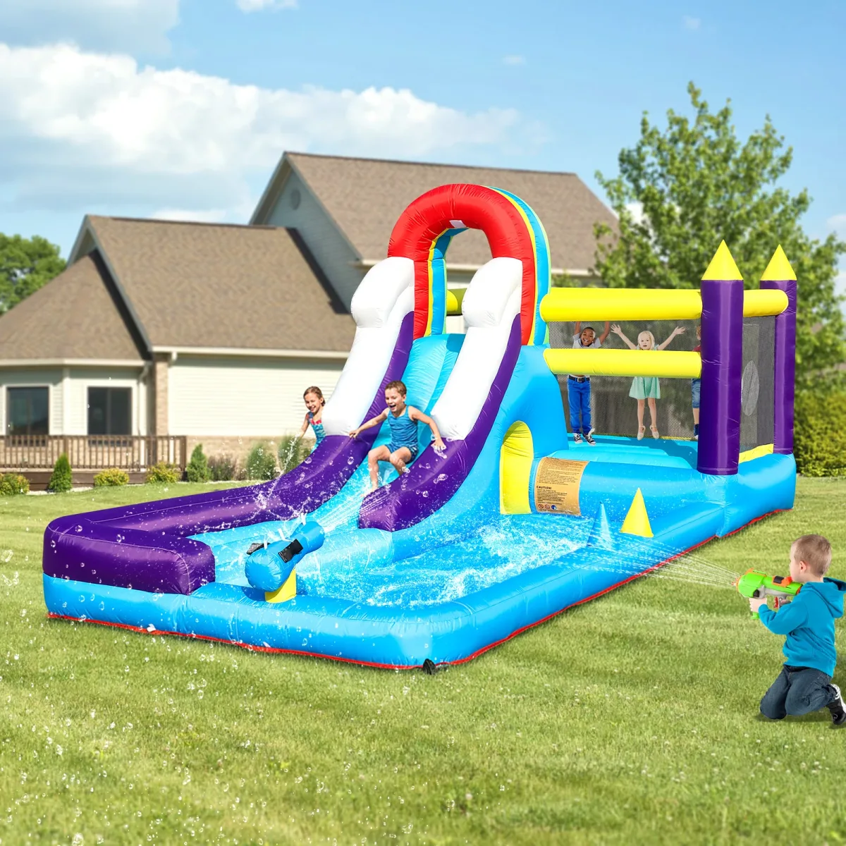 Toboggan aquatique gonflable multicolore avec piscine